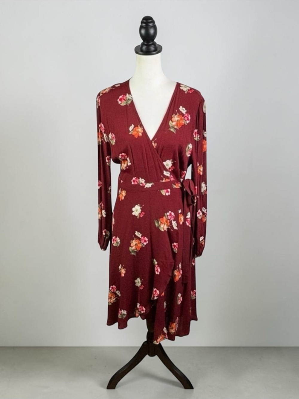 NEW ASTR The Label Lisandra Wrap Dress Large Burgundy Floral